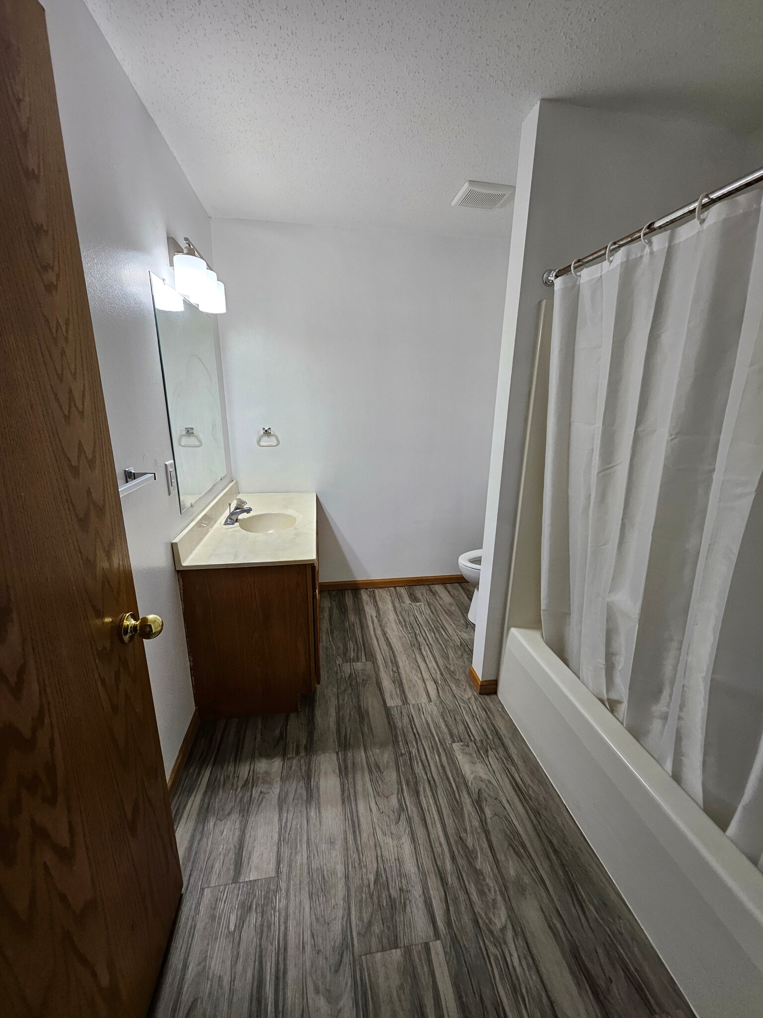 Building Photo - 5670 Gables Dr