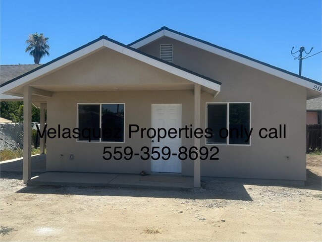 Primary Photo - 211 W Orange Ave
