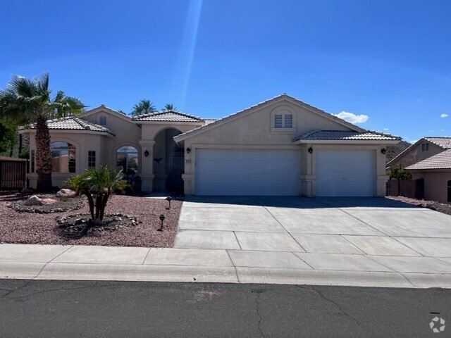 Building Photo - 2926 Ladera Dr