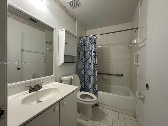 Building Photo - 7420 W 20th Ave
