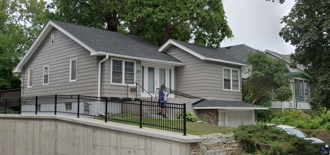 Primary Photo - 1547 Hague Ave