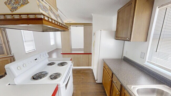 Building Photo - "Charming 3-Bed, 2-Bath Retreat in Gatesvi...