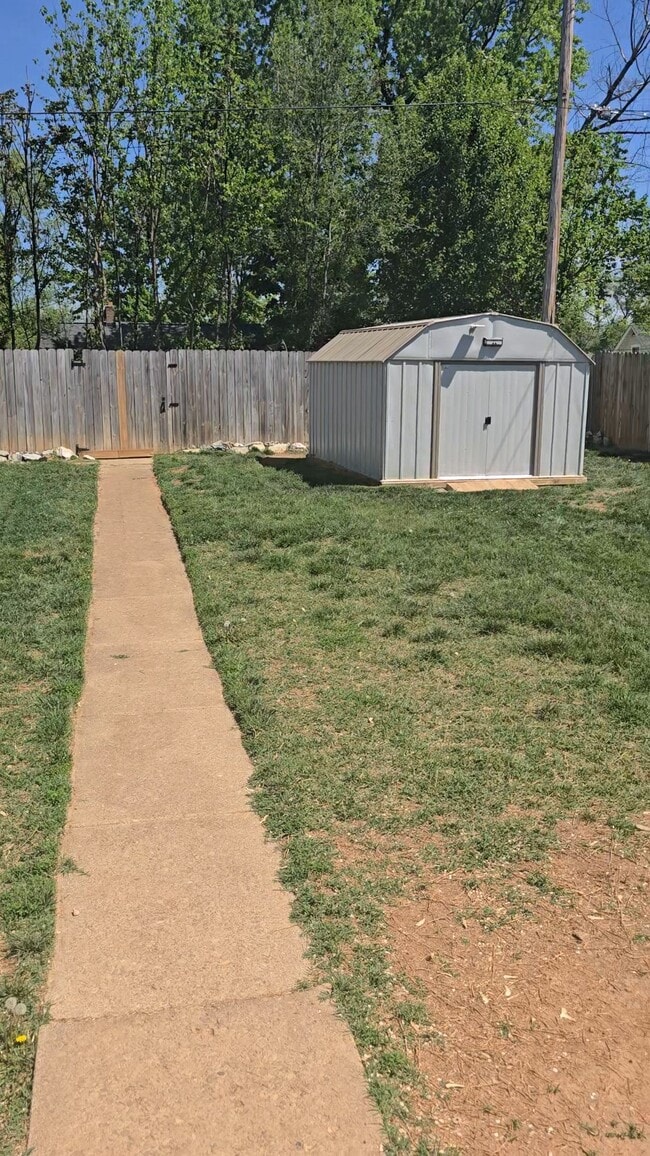 Building Photo - 4029 Maine Ave NW