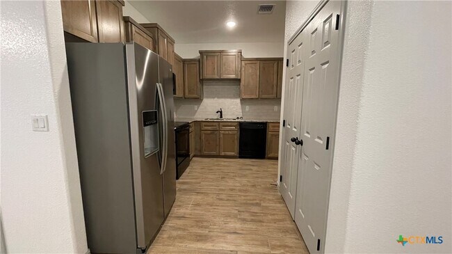 Building Photo - 2412 Duntov Dr