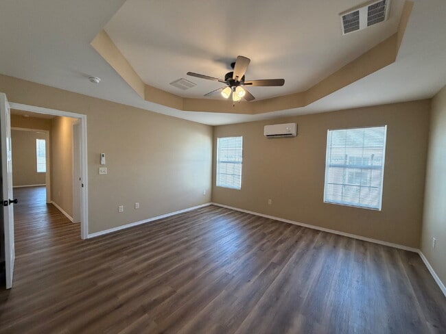 Building Photo - Last BRAND NEW 4BR Duplex left!!!