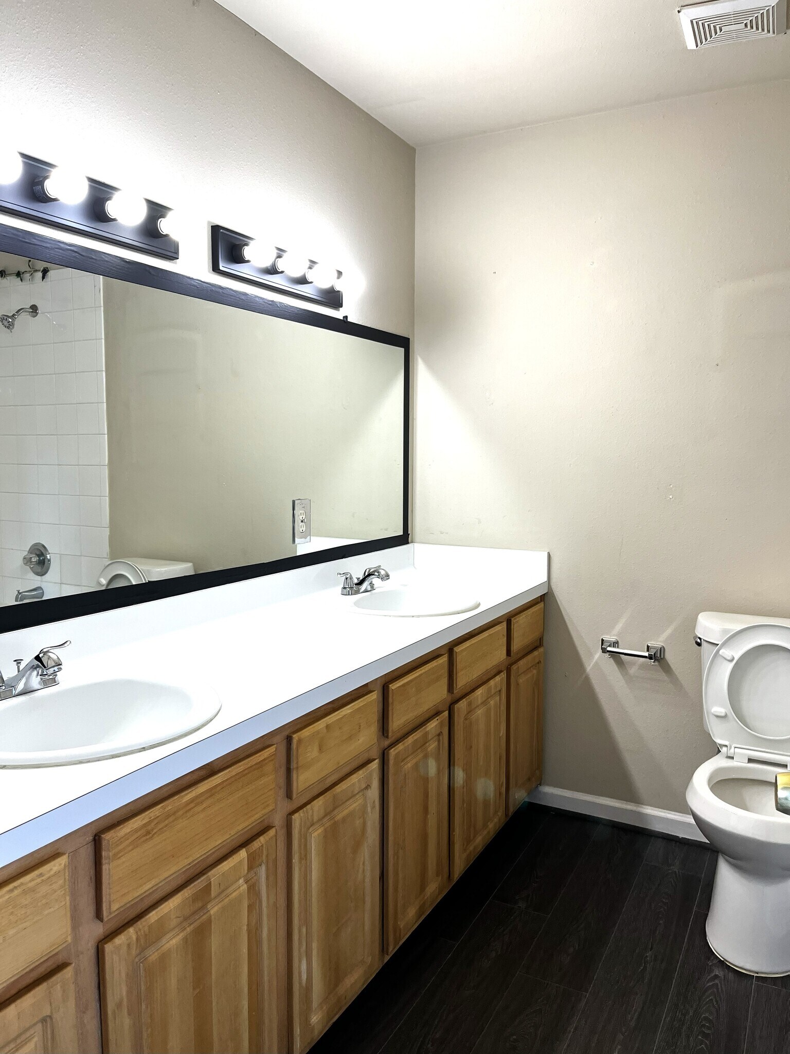 master bath - 11807 Chetman Dr