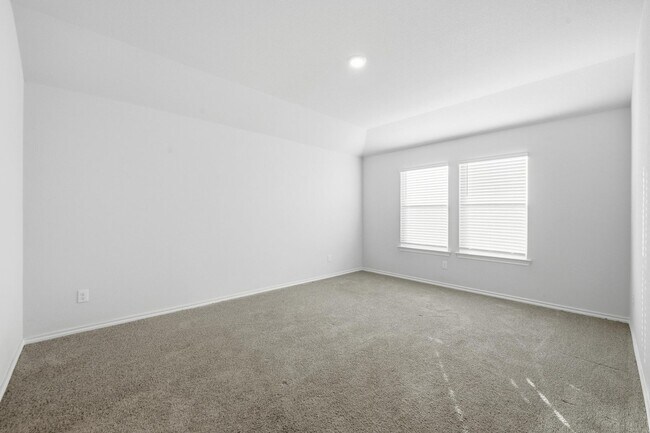 Building Photo - 4 bedroom home in Springtown, Texas