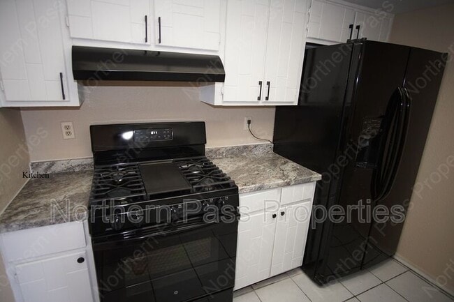 Building Photo - 10551 Kinross Ave