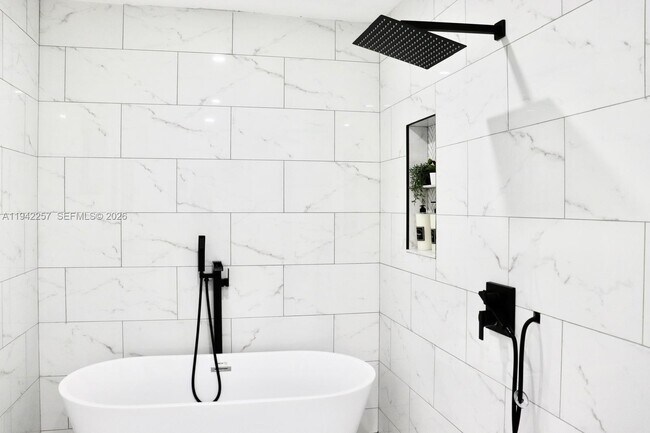 Building Photo - 15100 Polk St