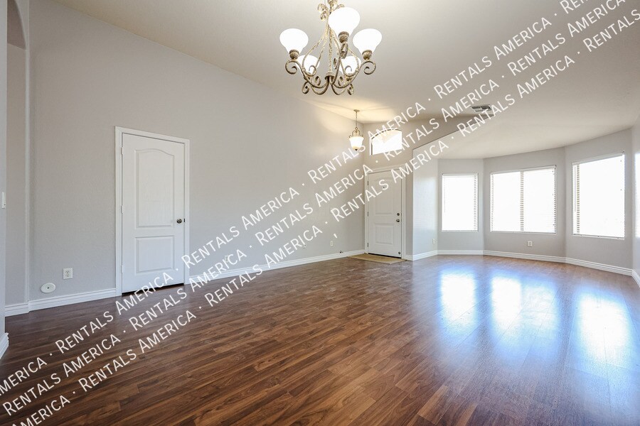 Building Photo - 51 W Hereford Dr