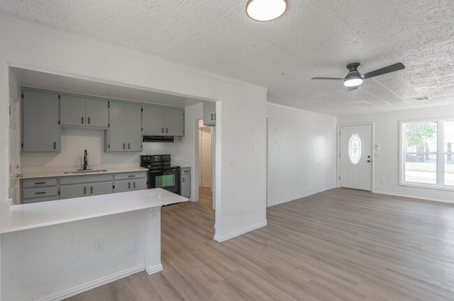 Building Photo - Newly remodeled four bedroom home