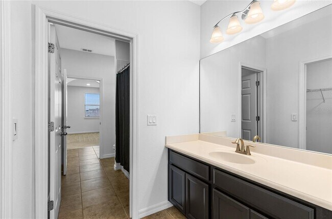 Building Photo - 14978 Fells Ln