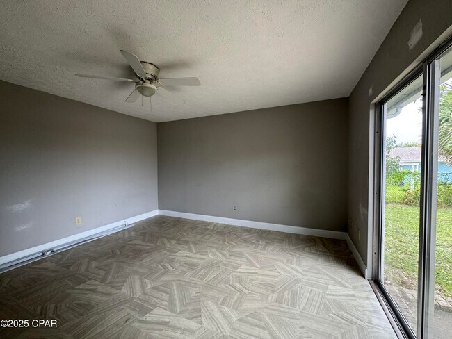 Building Photo - 2538 Johnson Dr