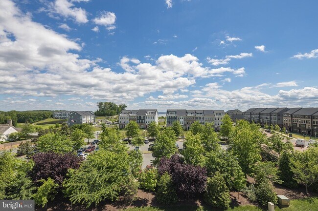 Building Photo - 1705 Cottonwood Grove Rd
