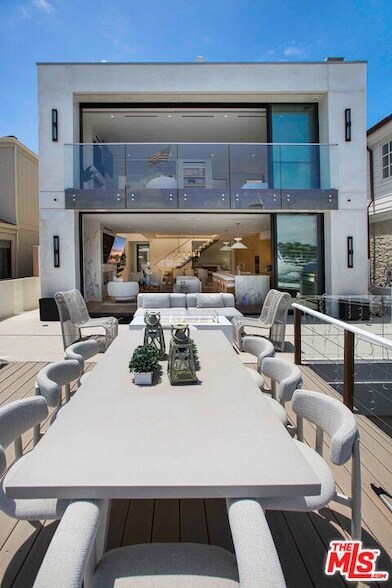 Building Photo - 642 Via Lido Nord