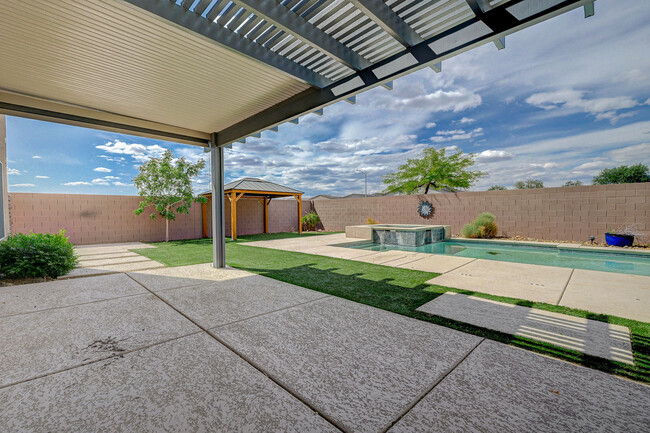 Building Photo - 706 Eros Ct