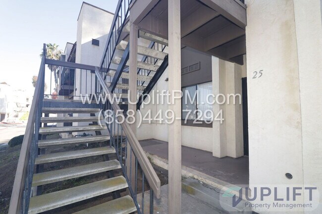 Building Photo - 1908 Via Las Palmas