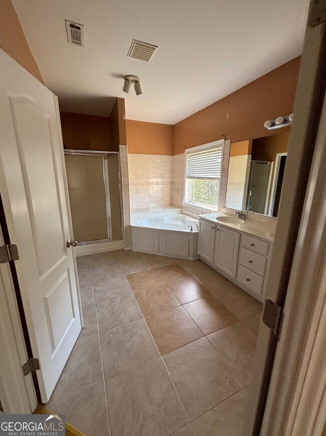 Building Photo - 6337 Windy Ridge Way