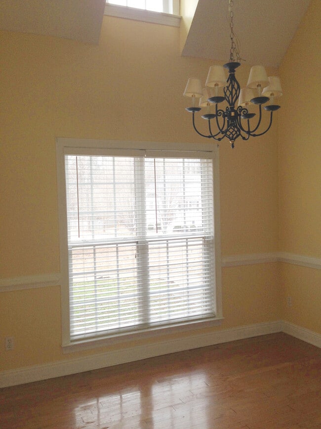 dining room - 100 Pine Shoals Trl