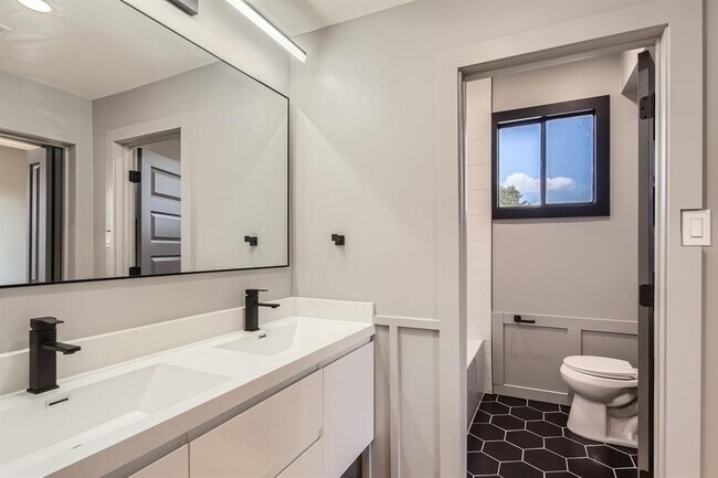 Building Photo - 1707 Spyglass Dr