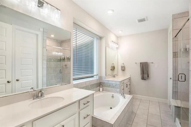 Building Photo - 13814 Russell Ct