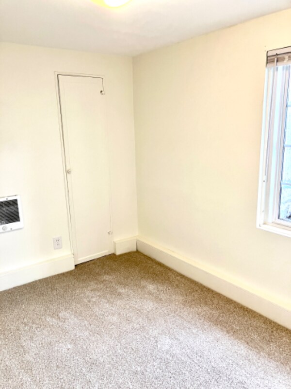 Building Photo - 2139 4th St