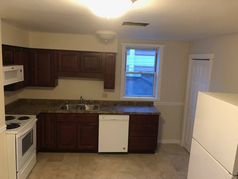 Building Photo - 31 Freeport St