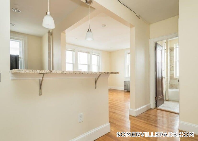 Building Photo - 136 Highland Ave