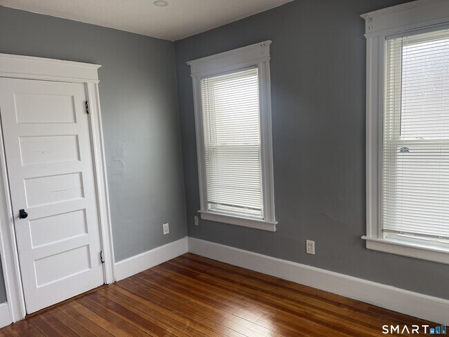 Building Photo - 692 Enfield St