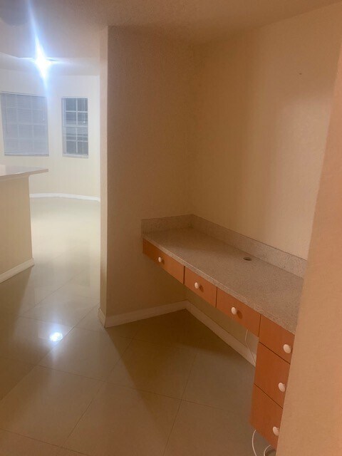 Building Photo - 3/2 Lake available in North Lauderdale