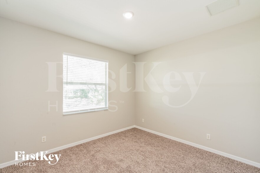 Building Photo - 2081 Nuremberg Blvd