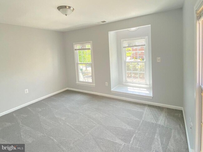 Building Photo - 4733 Bradley Blvd