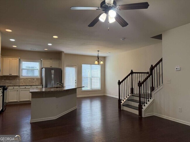 Building Photo - 2660 Maple Leaf Terrace
