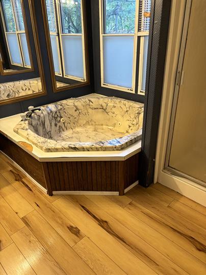 Building Photo - 213 Cherry Tree Dr