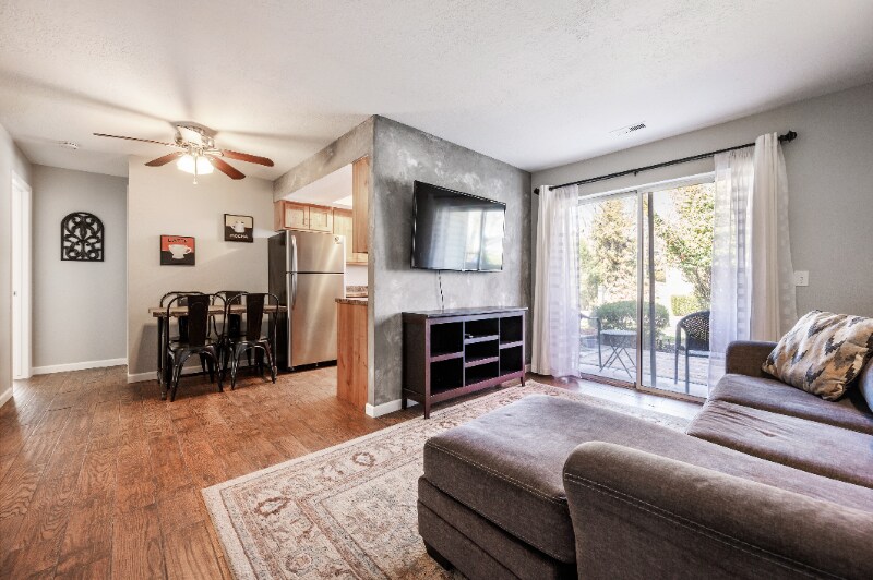 Primary Photo - 1030 Quail Vista Ct