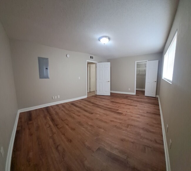 Building Photo - 1 BD/1 BA