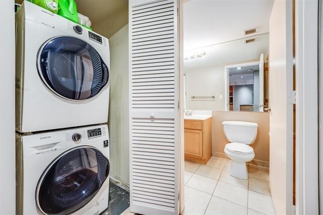 Building Photo - 700 1st St