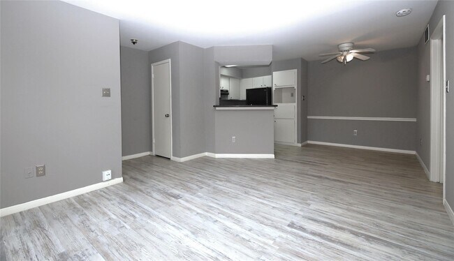 Building Photo - 2626 Holly Hall St