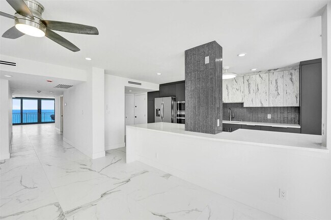 Building Photo - 1390 S Ocean Blvd