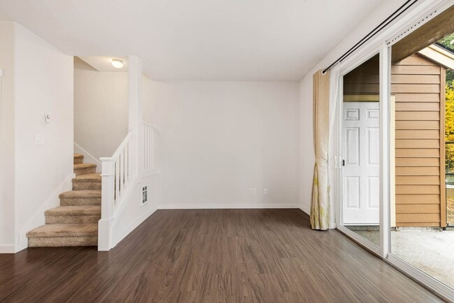 Building Photo - 5903 185th Ct NE