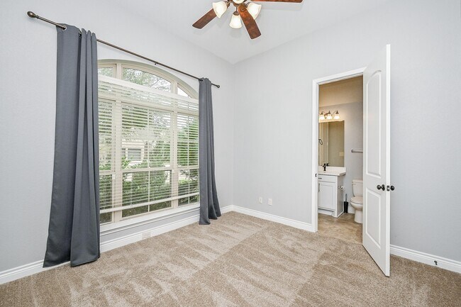 Building Photo - 11230 Dunstan Hill Dr