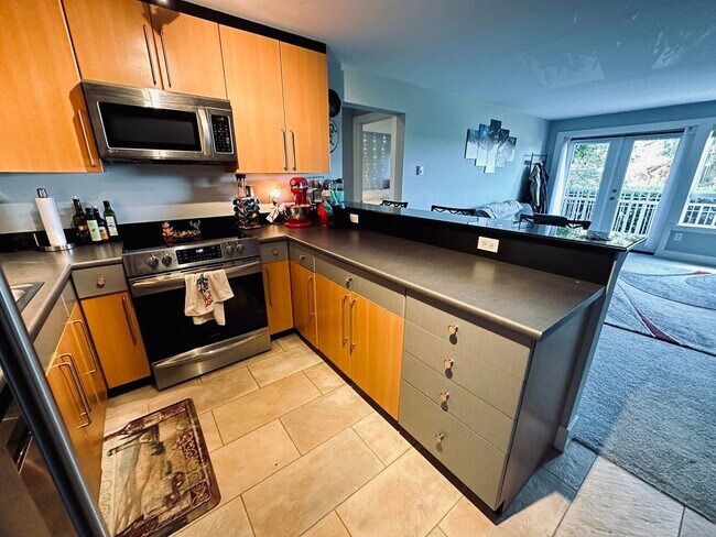 Building Photo - Sunny 1 bed 1 bath condo in Fremont