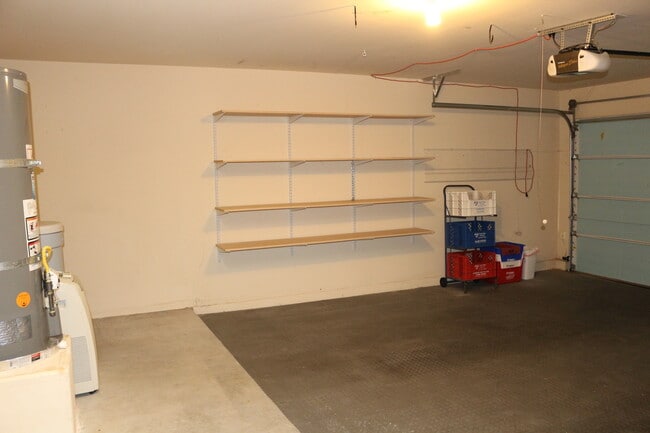 Building Photo - SHOWINGS AVAILABLE NOW