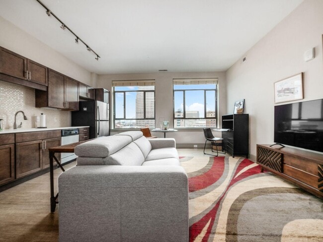 Building Photo - 51 N High St