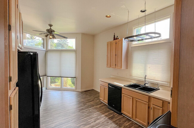 Building Photo - 29603 N Meadowridge