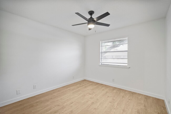 Building Photo - 1325 Cheney Hwy