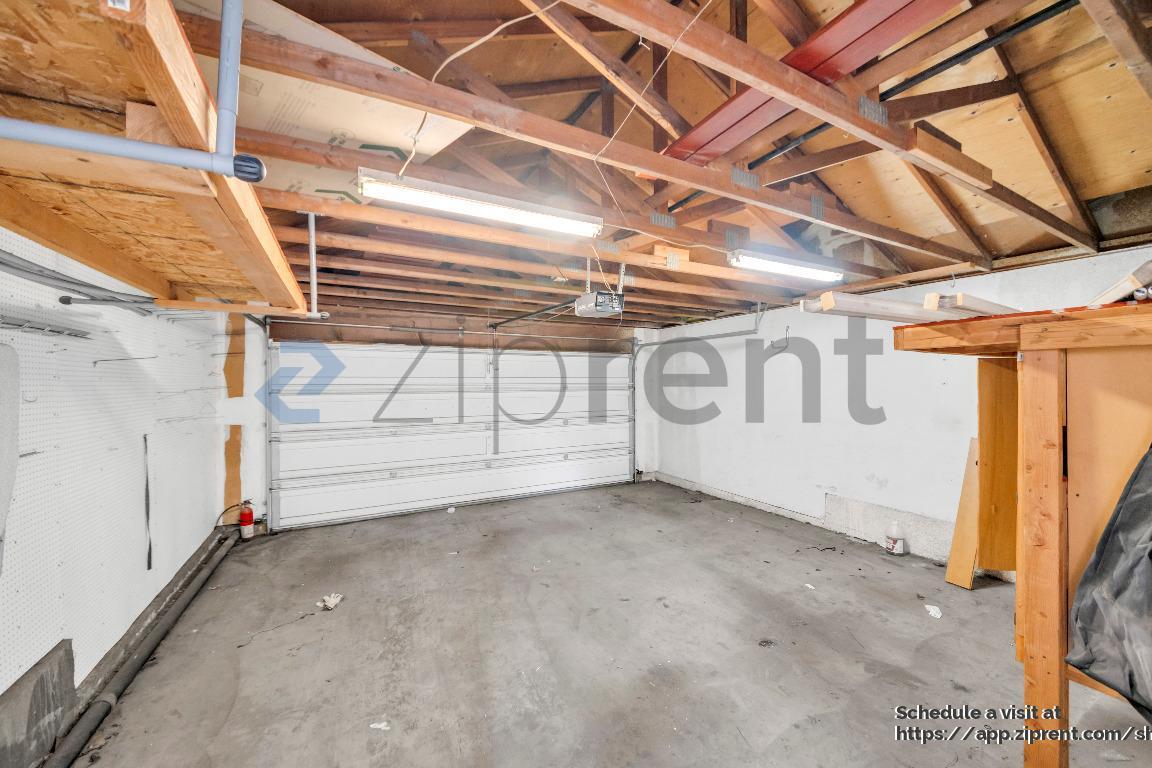 Building Photo - 12526 Pinehurst St