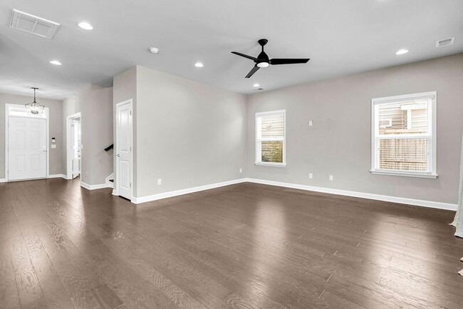 Building Photo - 1624 Shady Pine Rd