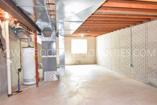 Building Photo - Executive Home with 4 Bedrooms, 2.5 Bath I...