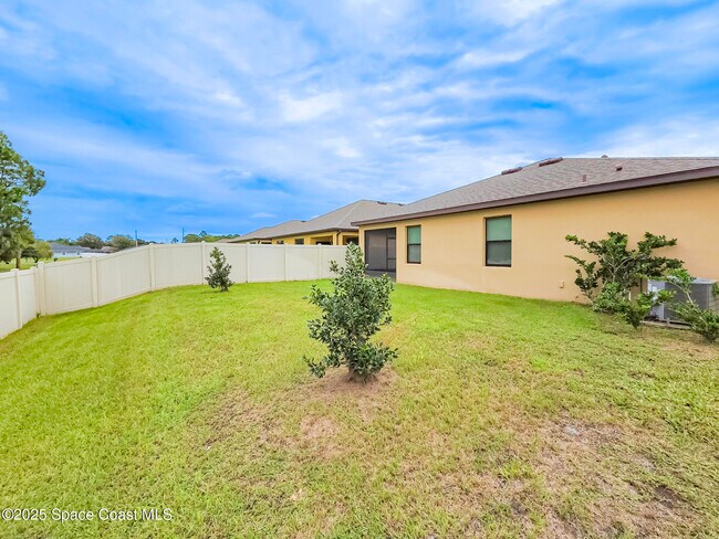 Building Photo - 1406 Mineral Lp Dr NW